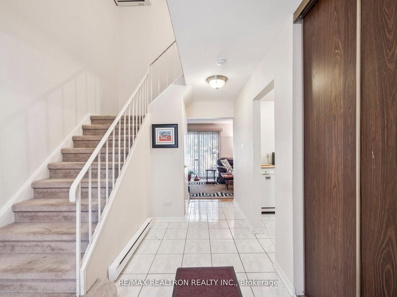 Townhouse sold at 26 Gordon Way, Markham, Ontario, L3T 5A2 - Aileen-Willowbrook - MLS: N12581104