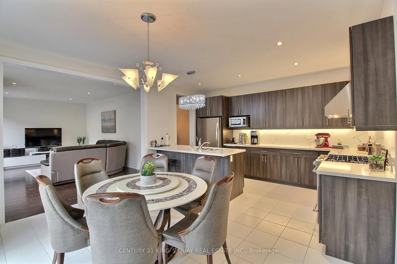 45 Chessington Ave, East Gwillimbury, L9N 0R5 | Image 3