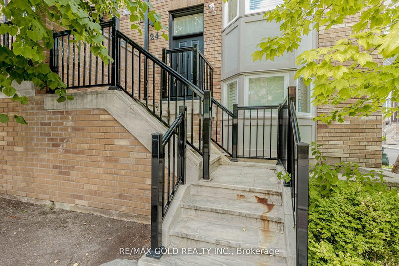 24 Wallace St, Vaughan, L4L 2P3 | Image 2