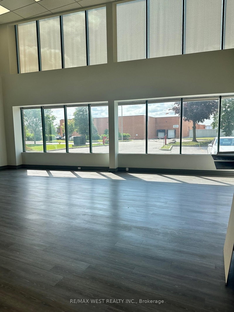 B - 142 Edilcan Dr, Vaughan, L4K 3S6 | Image 2