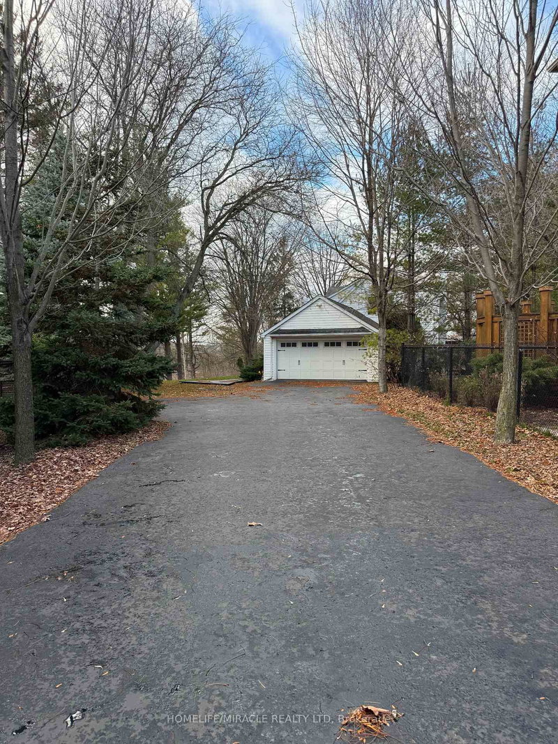 10 Yorkton Blvd, Markham, L6C 0J9 | Image 3