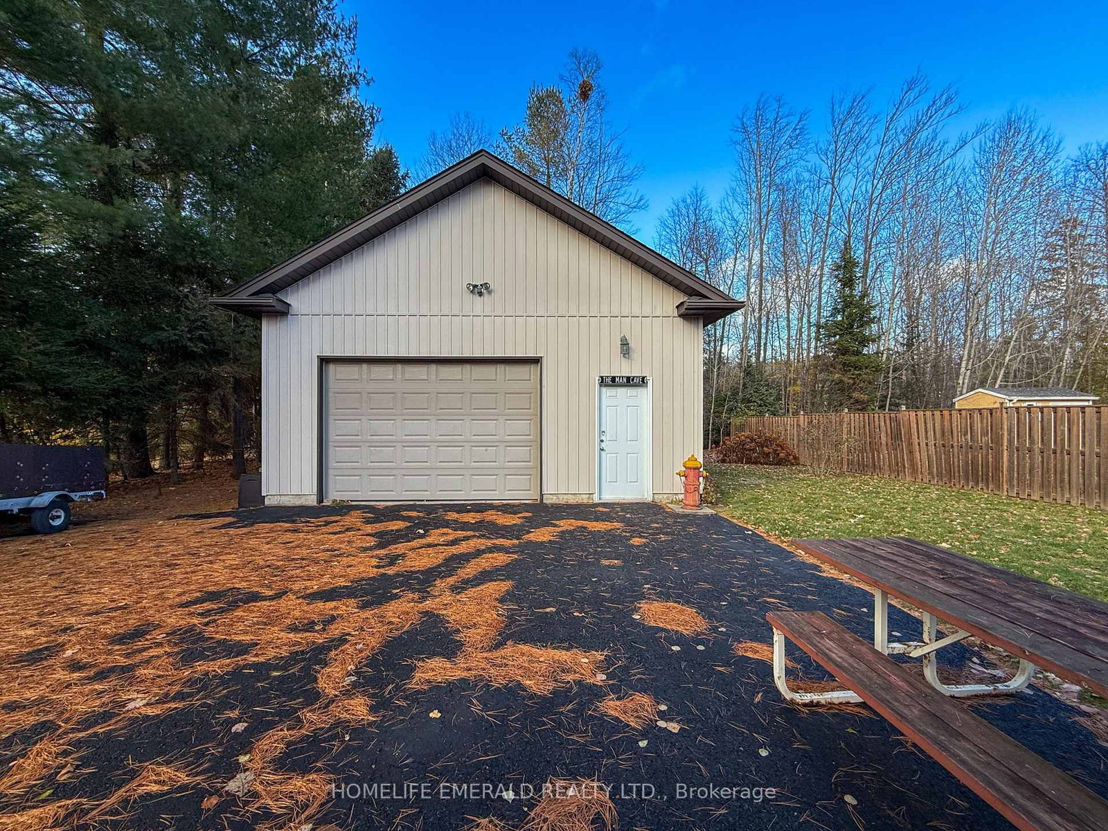 Detached House for sale at 17 Tree Top Street, Essa, Ontario, L0M 1B2 - Angus - MLS: N12585604