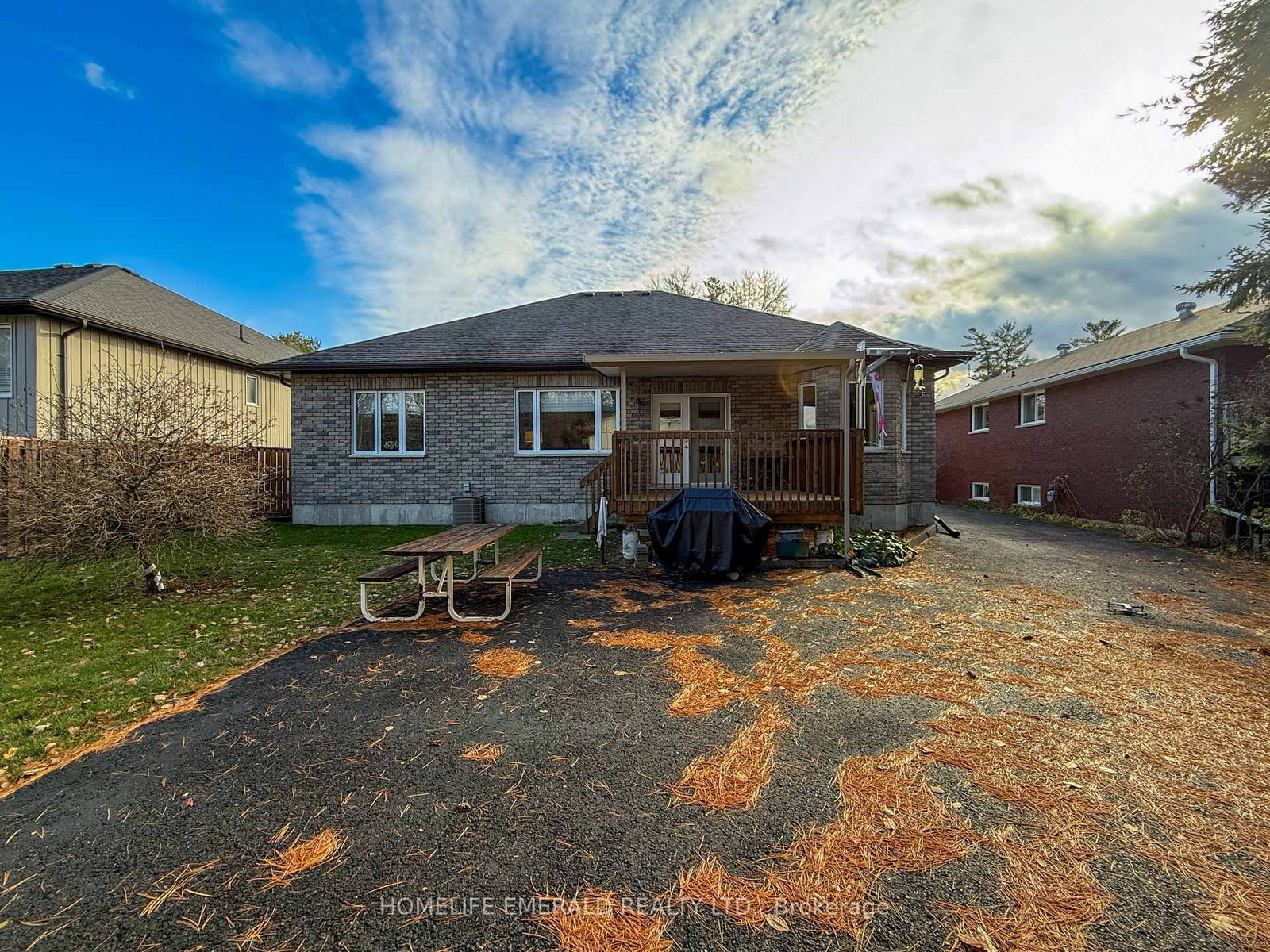 Detached House for sale at 17 Tree Top Street, Essa, Ontario, L0M 1B2 - Angus - MLS: N12585604