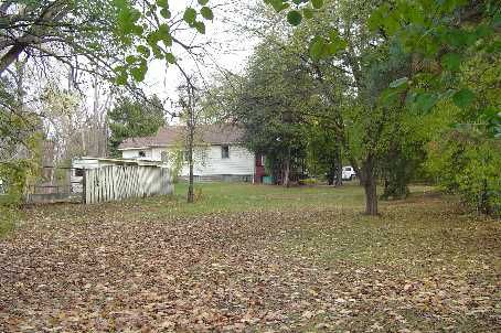 108 Yongehurst Rd, Richmond Hill, L4C3T2 | Image 2