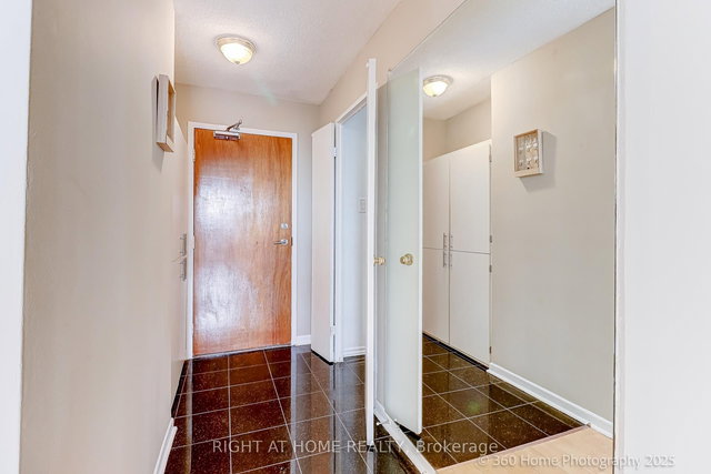 1107 - 1 Royal Orchard Boulevard