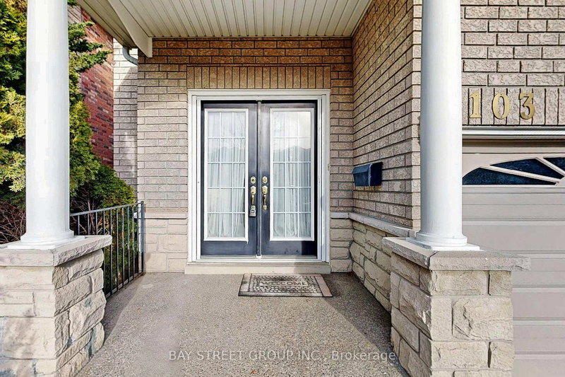 103 Colesbrook Rd, Richmond Hill, L4S 2G3 | Image 2