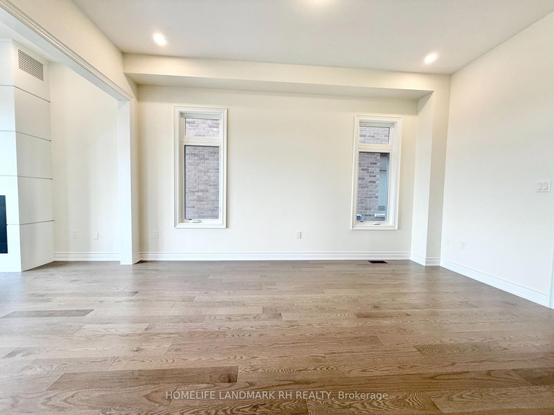 186 Leslie Richards St, Markham, L6C 3N3 | Image 2