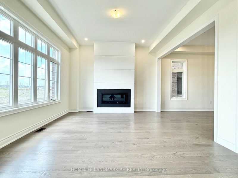 186 Leslie Richards St, Markham, L6C 3N3 | Image 3