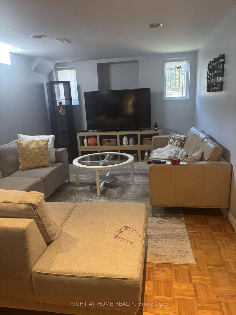 BSMT - 13 Beechgrove Cres, Markham, L3R 4Z1 | Image 2