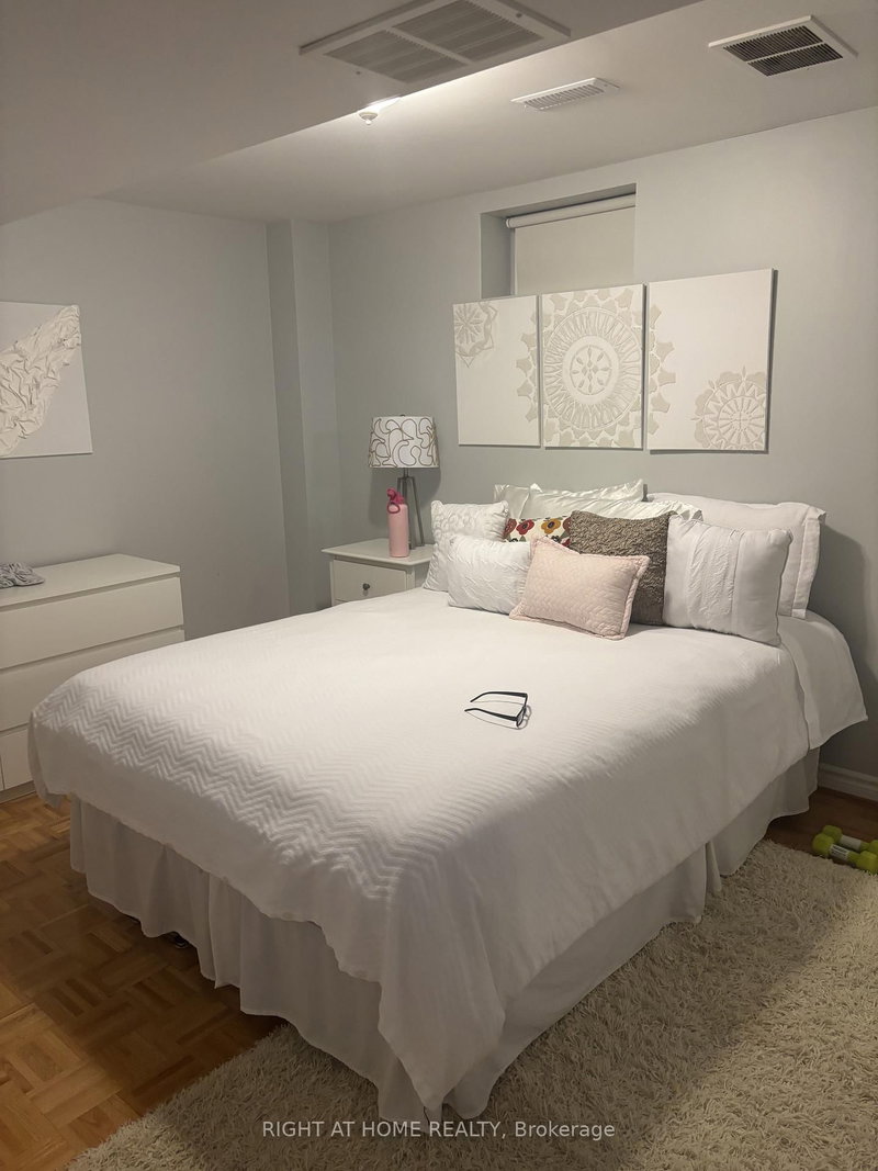 BSMT - 13 Beechgrove Cres, Markham, L3R 4Z1 | Image 3