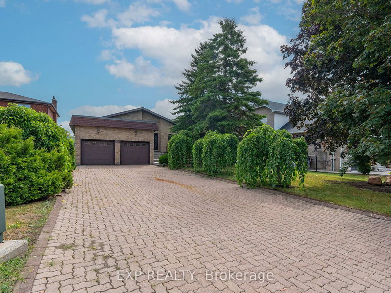 101 Leyburn Ave, Richmond Hill, L4C 0J6 | Image 2