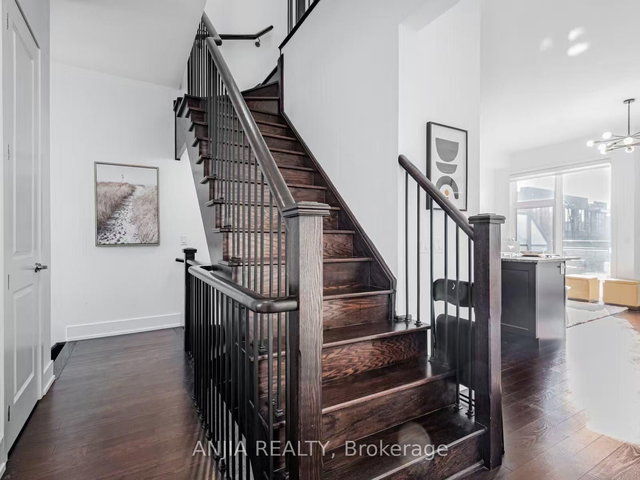 9140 Bathurst Street