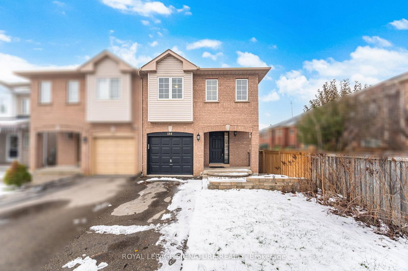 184 Lindenshire Ave, Vaughan, L6A 2X4 | Image 2