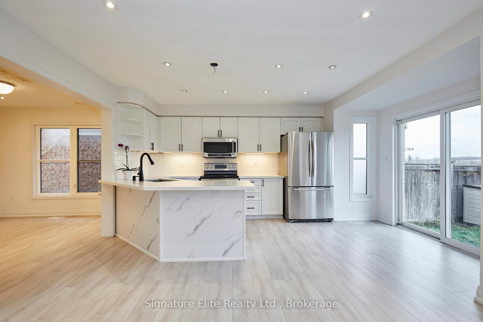 58 John W Taylor Avenue • New Tecumseth, ON photo 2