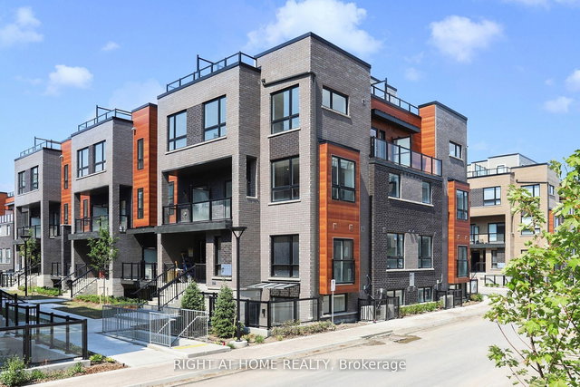 4 - 17 Lytham Green Circle