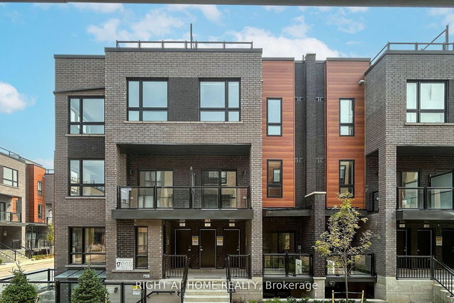 4 - 17 Lytham Green Circle