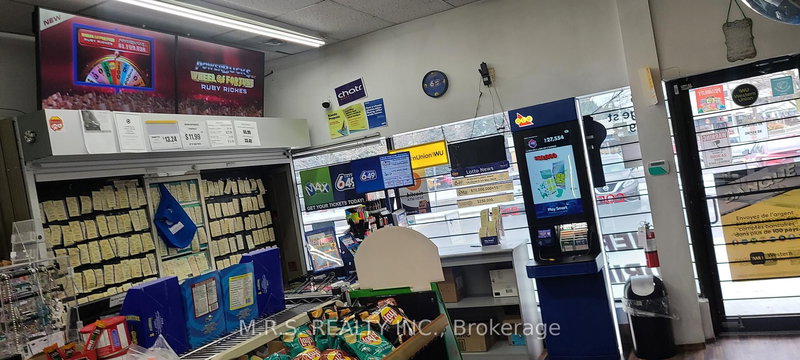 9 - 9625 Yonge St, Richmond Hill, L4C 5T2 | Image 3