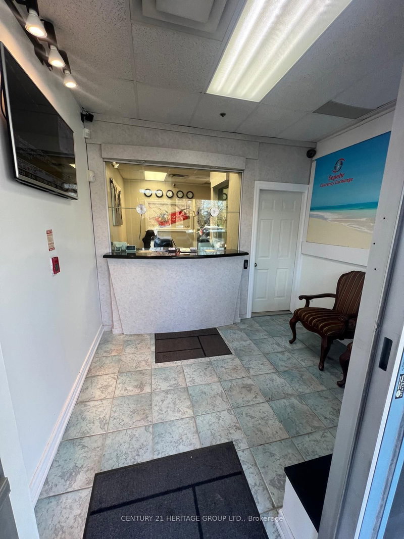 B23 - 7378 Yonge St, Vaughan, L4J 8J1 | Image 3