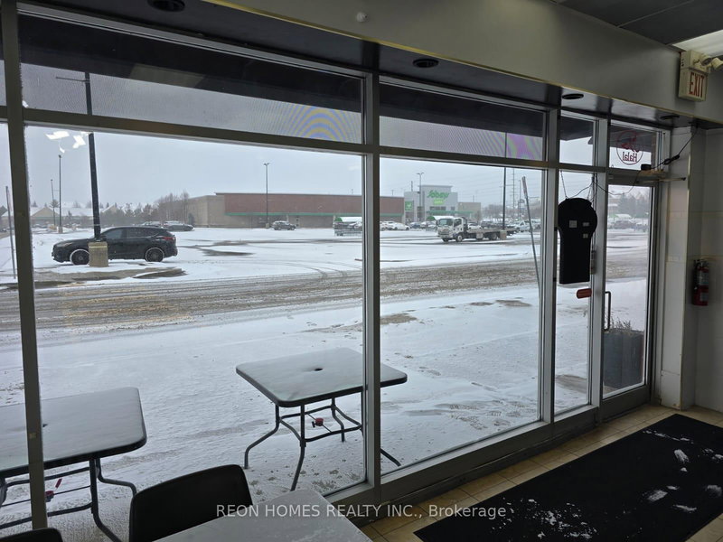 1B - 15440 Bayview Ave, Aurora, L4G 3G8 | Image 3