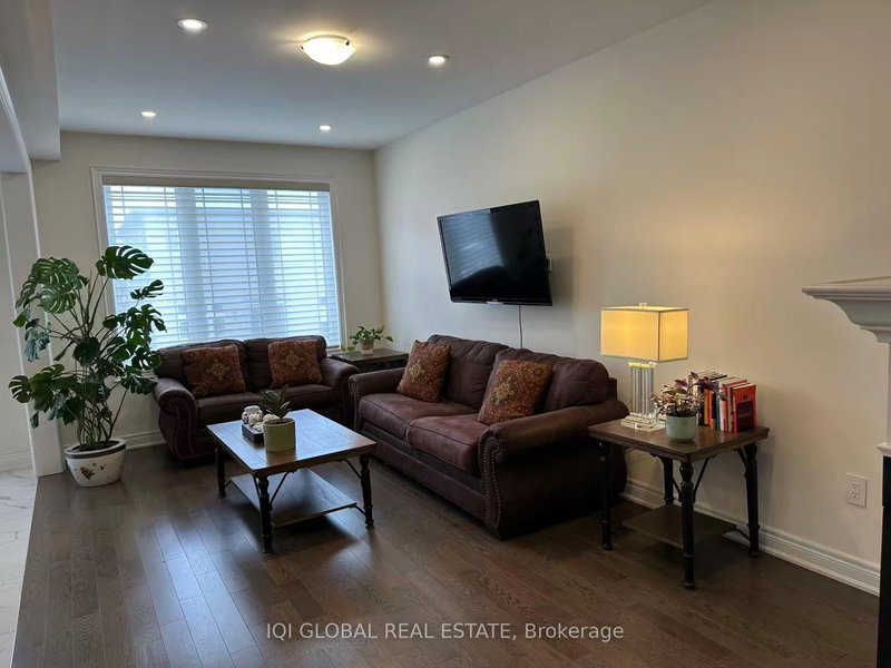 Upper Level - 50 Drizzel Cres, Richmond Hill, L4E 2G8 | Image 3