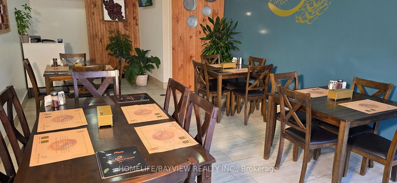 10145 Yonge St, Richmond Hill, L4C 1T5 | Image 3