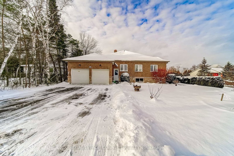 46 Alexander Blvd, Georgina, L0E 1L0 | Image 2