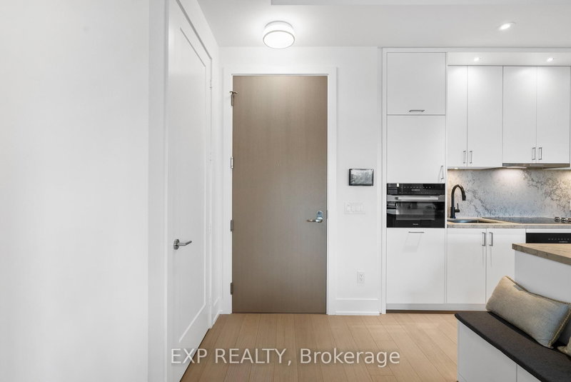 301 - 397 Royal Orchard Blvd, Markham, L3T 0H3 | Image 3