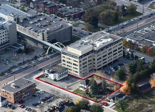 603 Davis Dr, Newmarket, L3Y 2P7 | Image 2