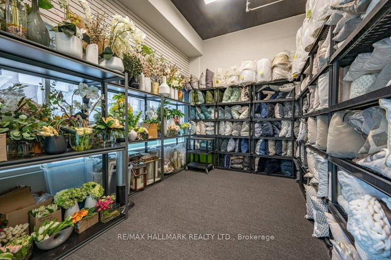 16 - 125 Don Hillock Dr, Aurora, L4G 0H8 | Image 3