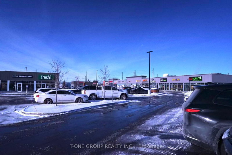 5 - 45 Harry Walker Pkwy S, Newmarket, L3Y 8T3 | Image 2