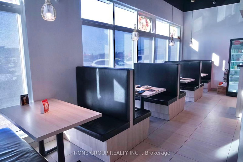 5 - 45 Harry Walker Pkwy S, Newmarket, L3Y 8T3 | Image 3