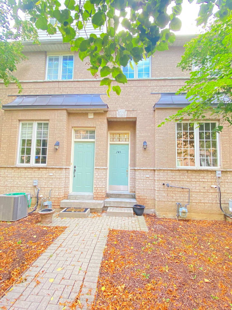 245 - 23 Observatory Lane, Richmond Hill, L4C 0M7 | Image 2