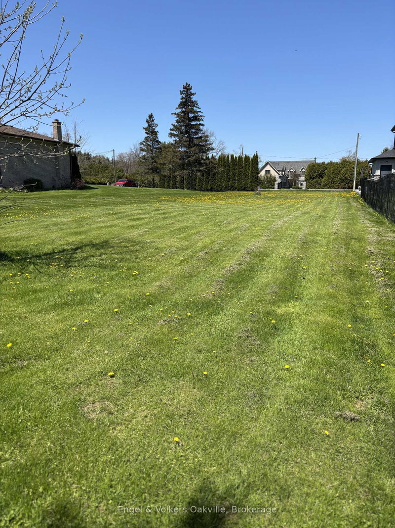 7657 Black River Rd, Georgina, L0E 1R0 | Image 2