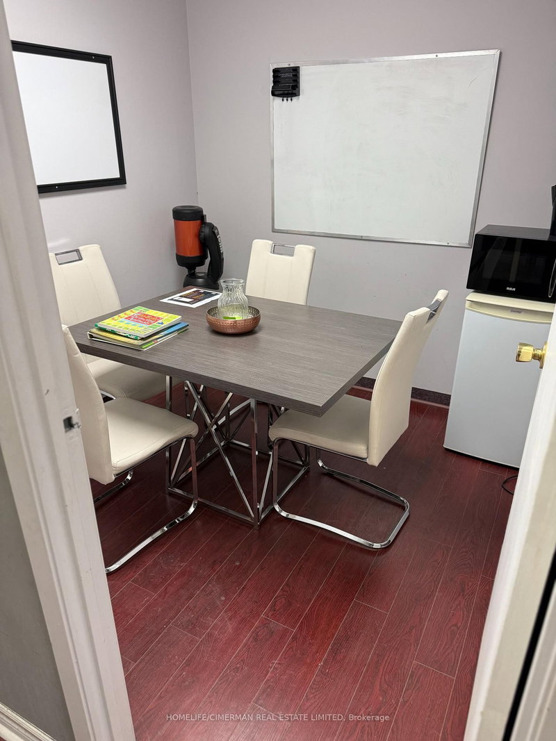 211 - 8108 Yonge St, Vaughan, L4J 1W4 | Image 3