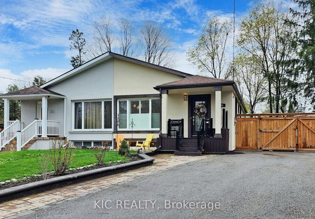 Main Floor - 226 Browndale Crescent