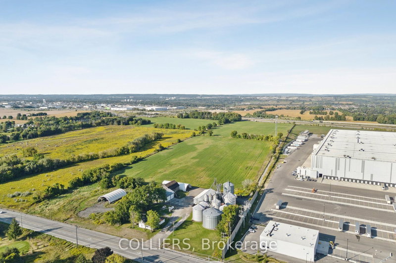 18442 Woodbine Ave, East Gwillimbury, L0G 1V0 | Image 2