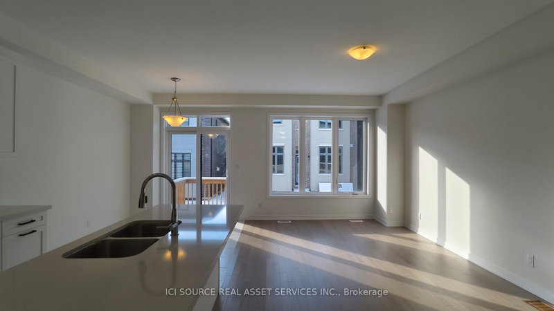 30 Freeman Williams St, Markham, L6C 3M7 | Image 2