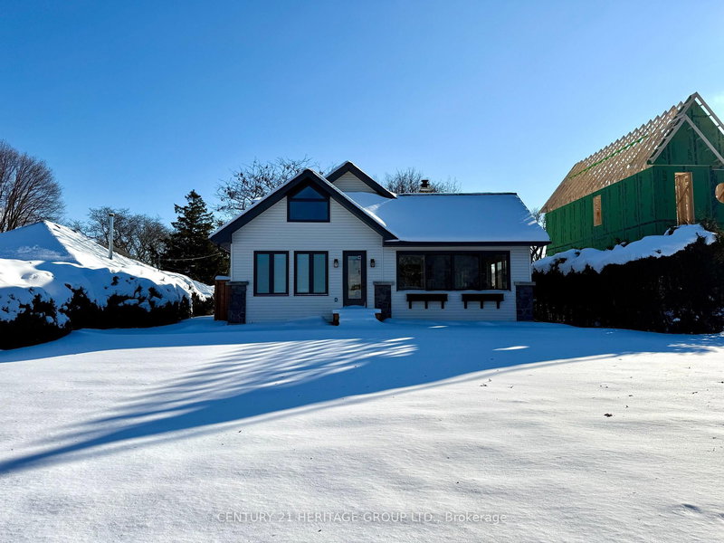 911 Lake Dr N, Georgina, L4P 3E9 | Image 2