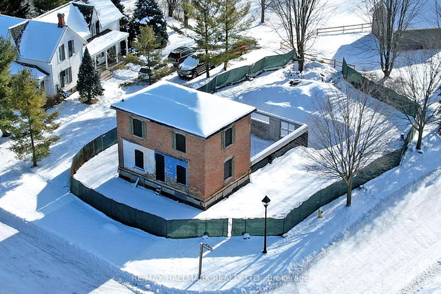 2 Alexander Hunter Place