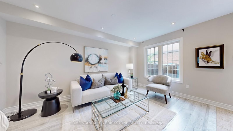 151 Amulet Cres, Richmond Hill, L4S 2T5 | Image 3