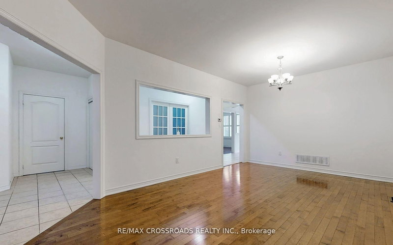 73 Eakin Mill Rd, Markham, L6E 1N9 | Image 3