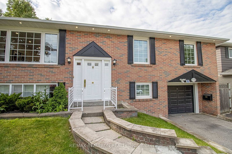 978 Wildwood Dr, Newmarket, L3Y 2B5 | Image 2