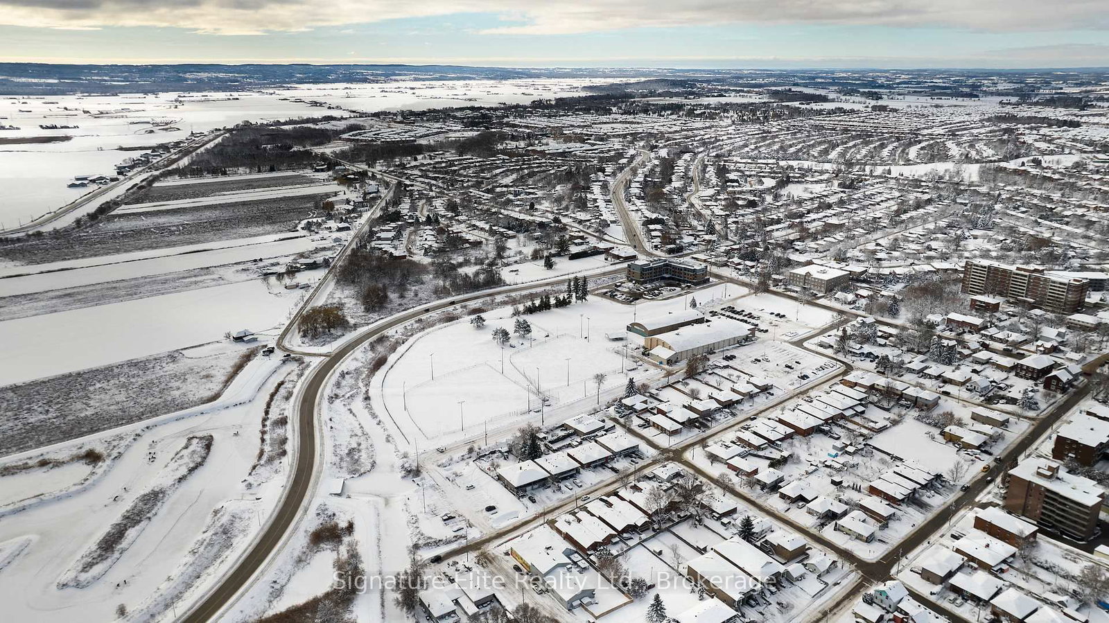70 Baynes Way • #8 • Bradford West Gwillimbury, ON photo 38