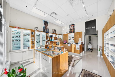 B10 - 9610 Yonge St | Richmond Hill | Image