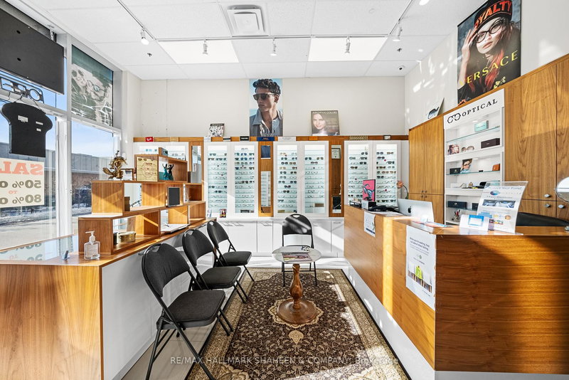 B10 - 9610 Yonge St, Richmond Hill, L4C 1V6 | Image 2