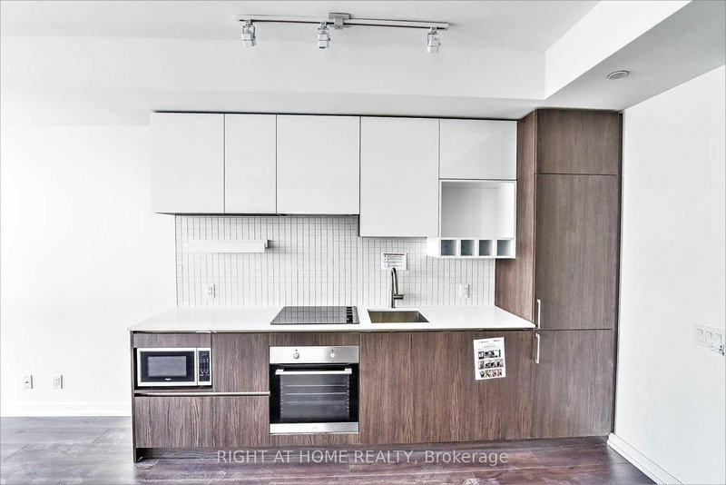 4701 - 5 Buttermill Ave, Vaughan, L4K 0J5 | Image 3