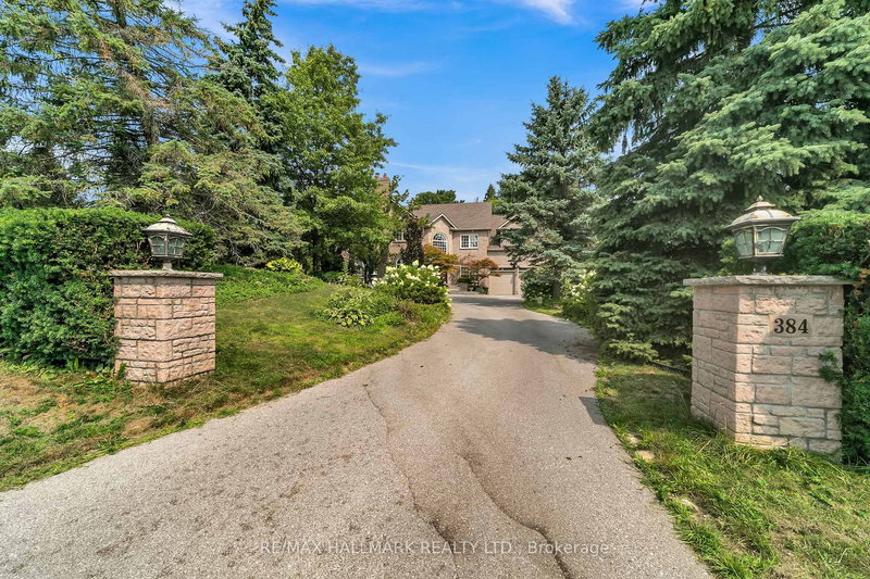 384 Kennedy St W, Aurora, L4G 5M6 | Image 2