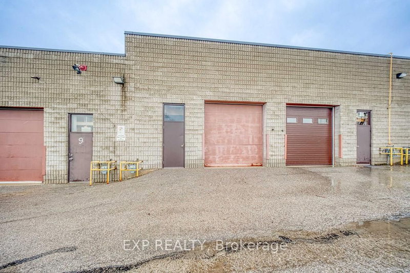 10 - 110 Pony Dr, Newmarket, L3Y 7B6 | Image 2