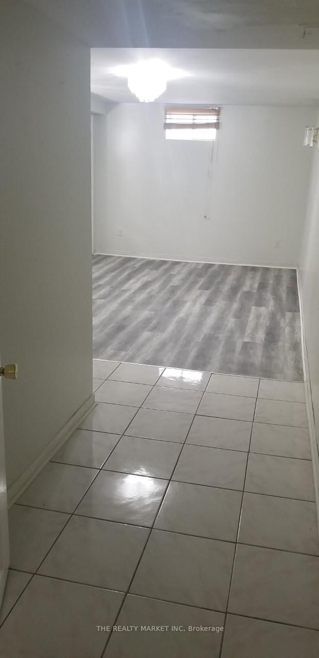 103 Radley St, Vaughan, L4L 8K4 | Image 3