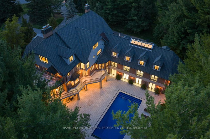 35 Kingswood Dr, King, L7B 1K8 | Image 2